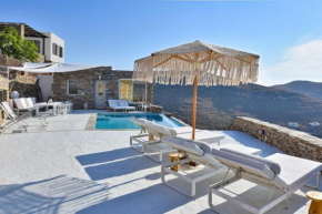Luxurious Villa Lune with a swimming pool and a fantastic sea and sunset view